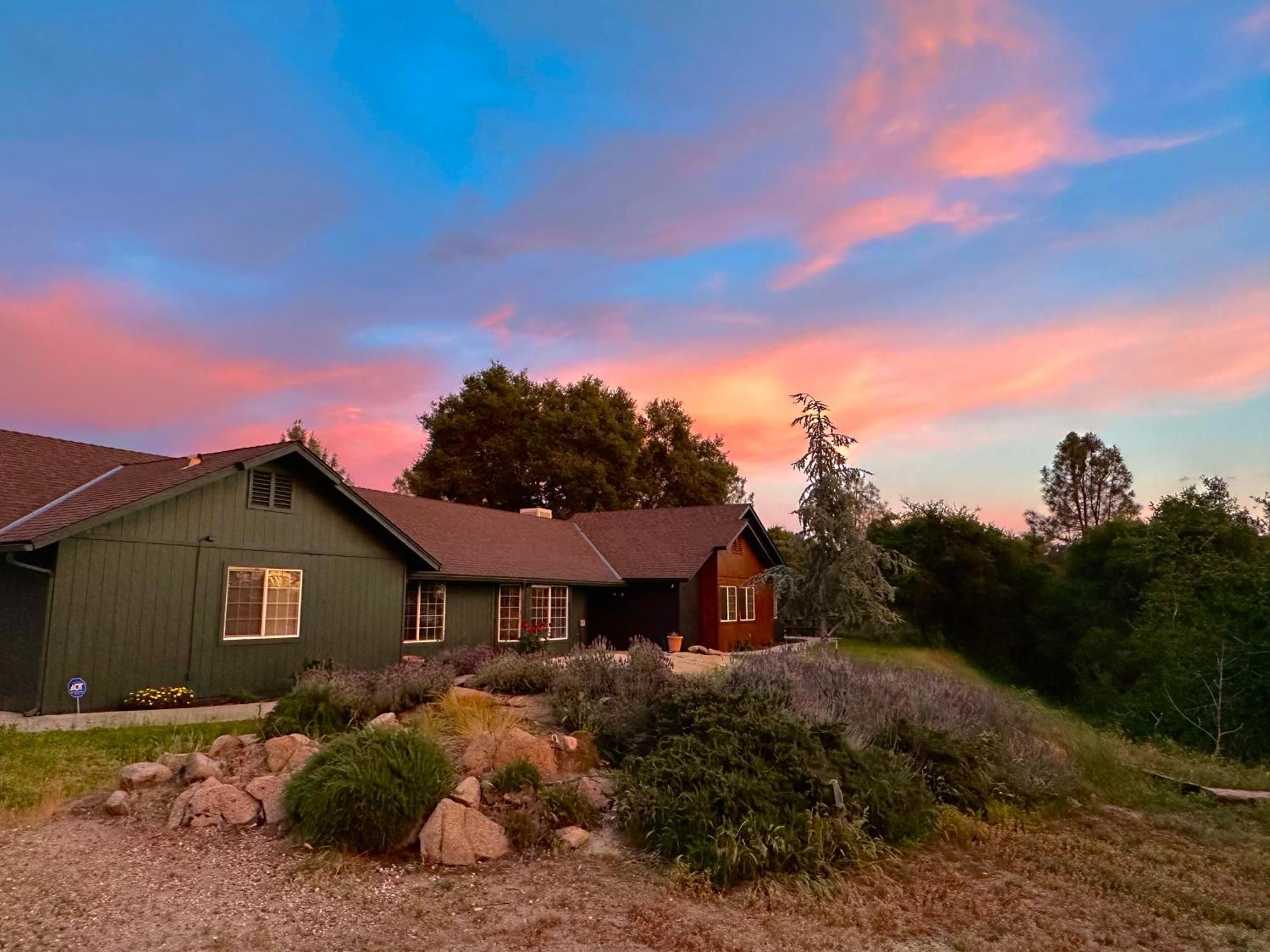 Emerald Ranch Of Yosemite *